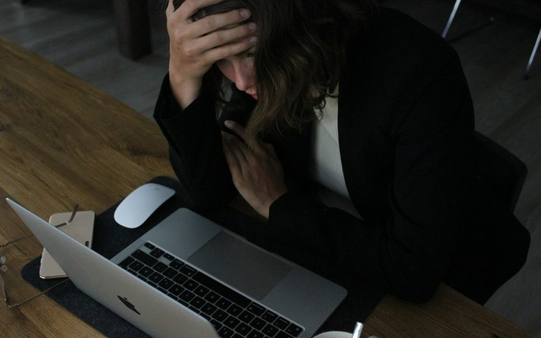 Hidden Signs of Anxiety at Work: What Your Body Is Telling You